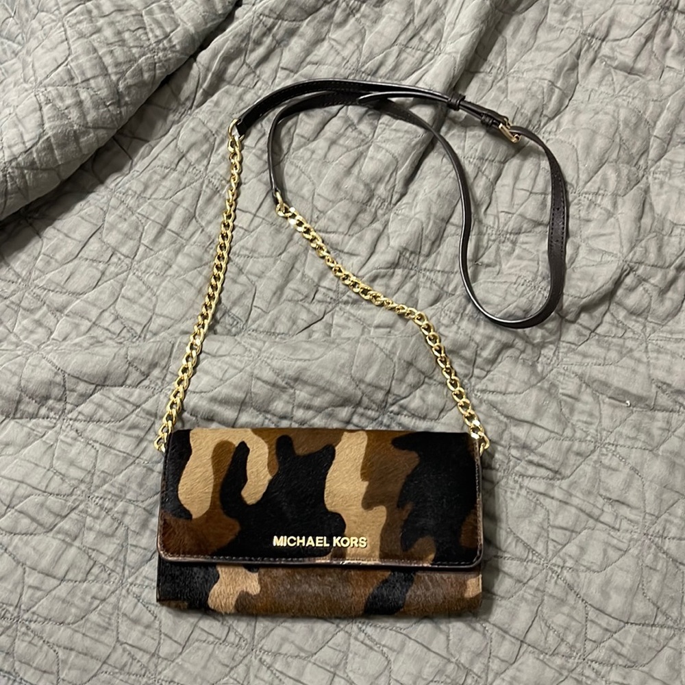 Michael Kors wallet with Crossbody strap